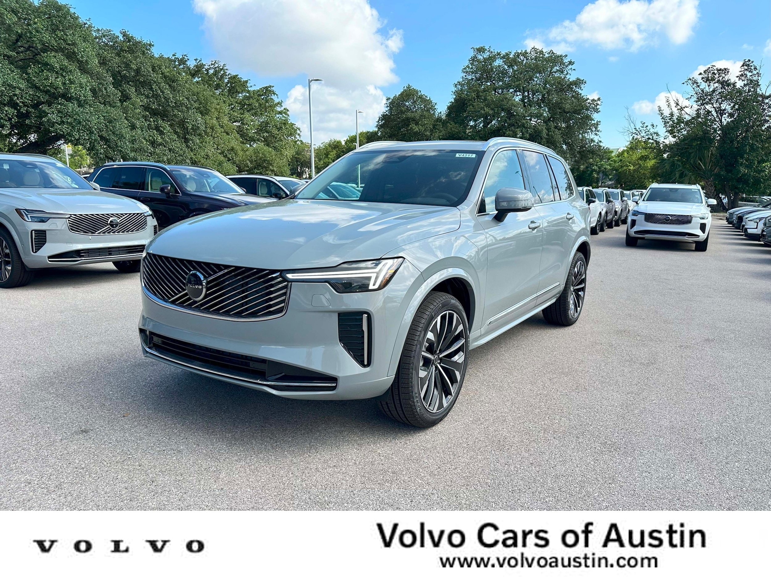Used 2026 Volvo XC90 B6 Core AWD/4WD image 1