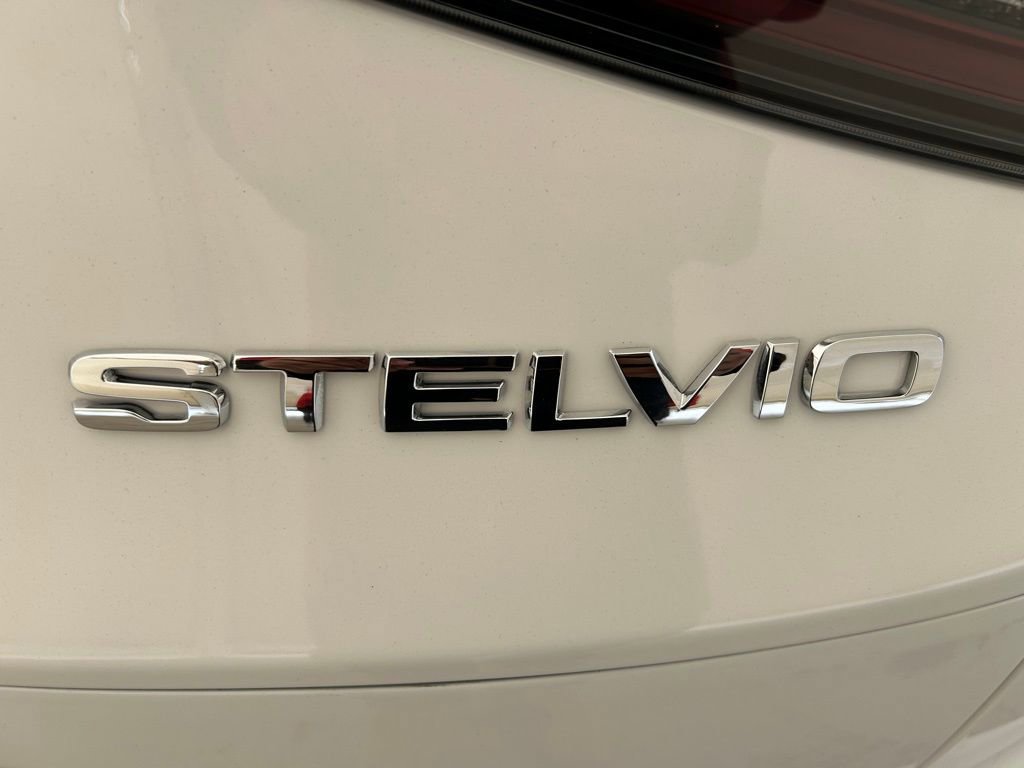New 2025 Alfa Romeo Stelvio Sprint w/ Convenience Package image 25