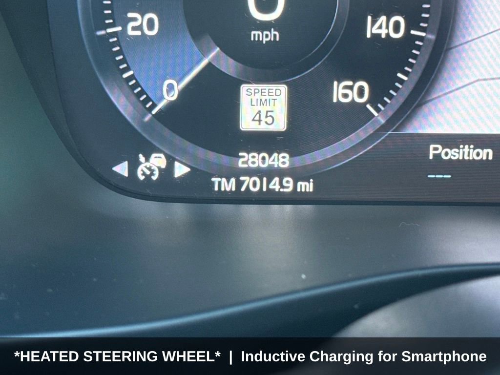 Used 2021 Volvo XC40 T5 R-Design w/ Advanced Package image 21