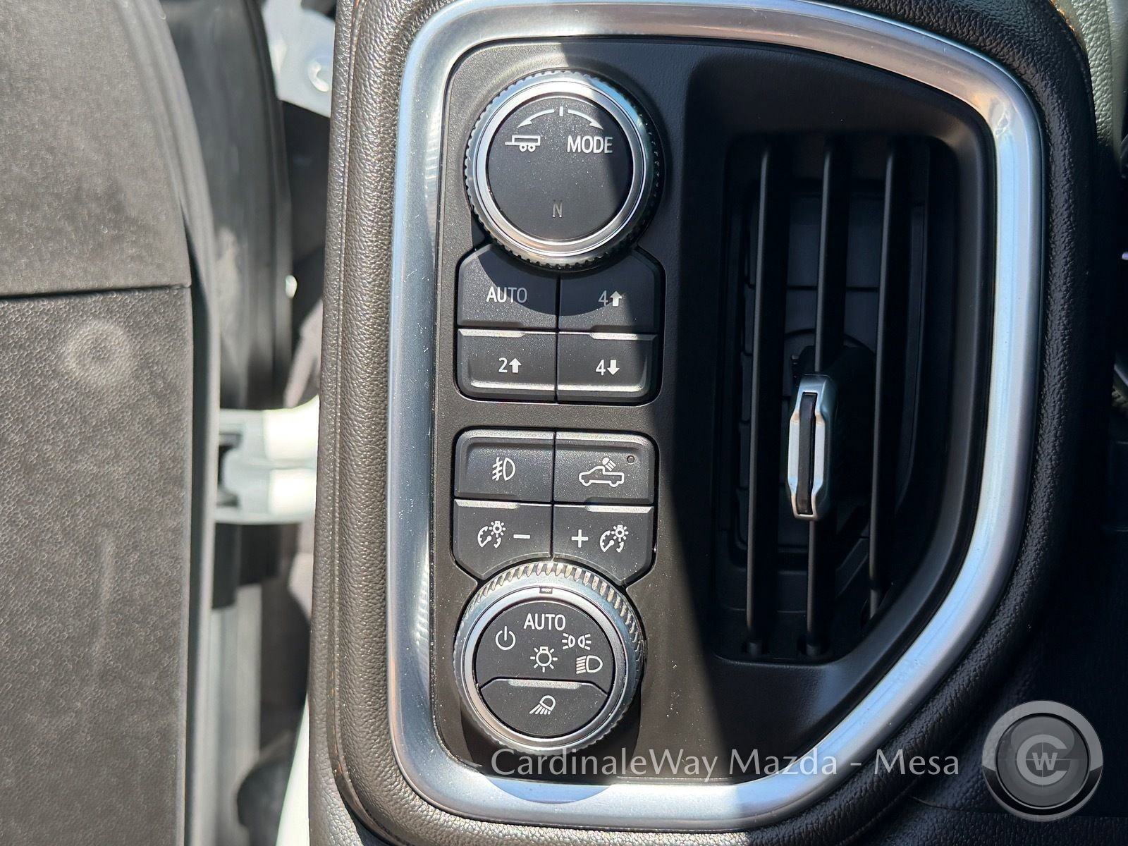 Used 2022 GMC Sierra 2500 AT4 w/ Gooseneck/5TH Wheel Package AWD/4WD image 18