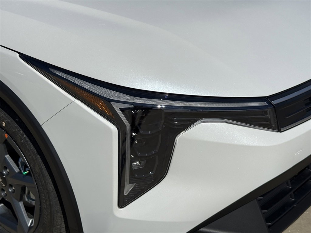 New 2025 Kia K4 LXS image 10