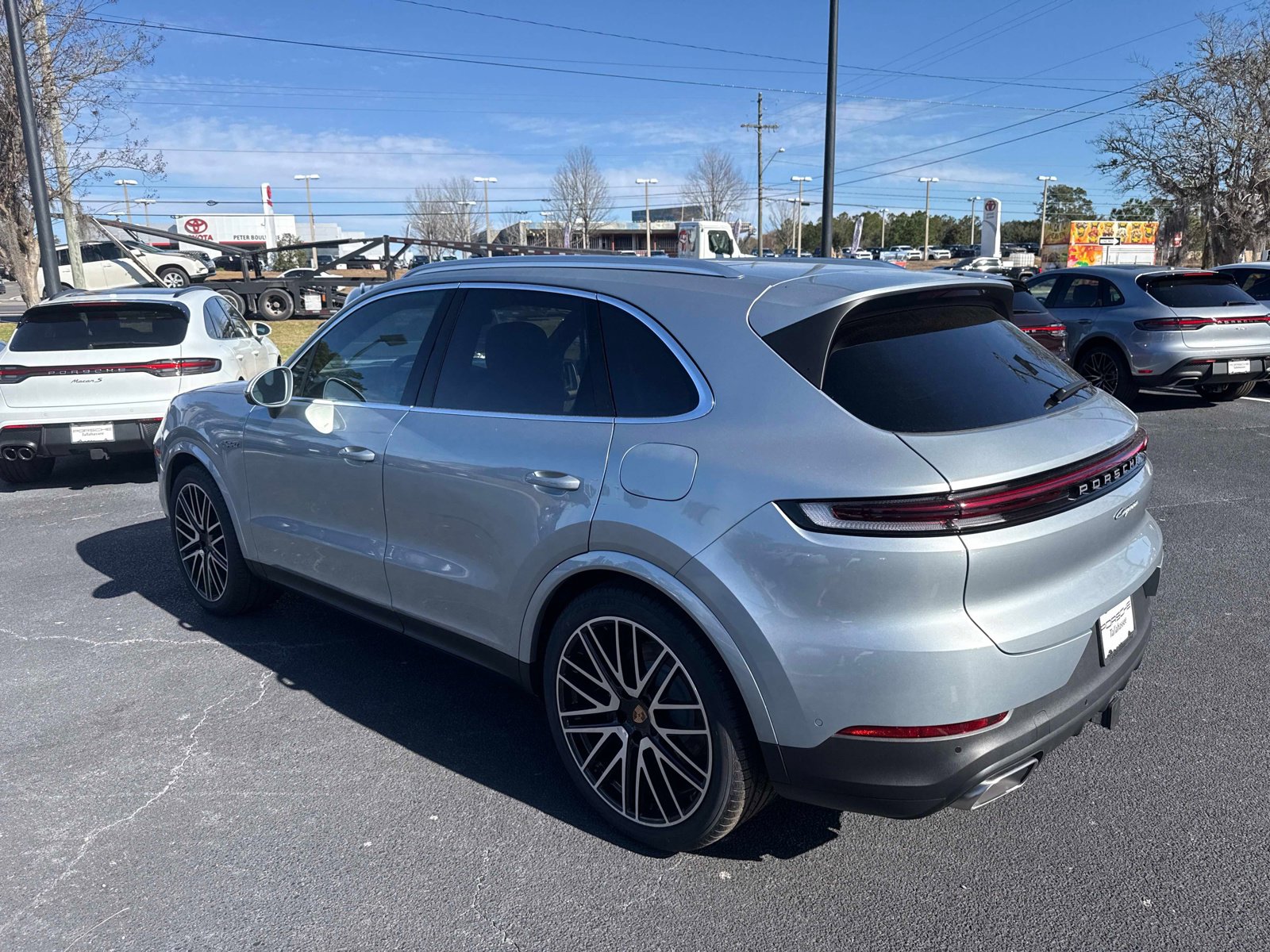 Certified 2026 Porsche Cayenne E-Hybrid image 3