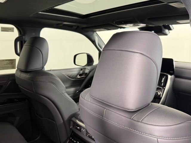 New 2026 Lexus LX 700h Overtrail image 28