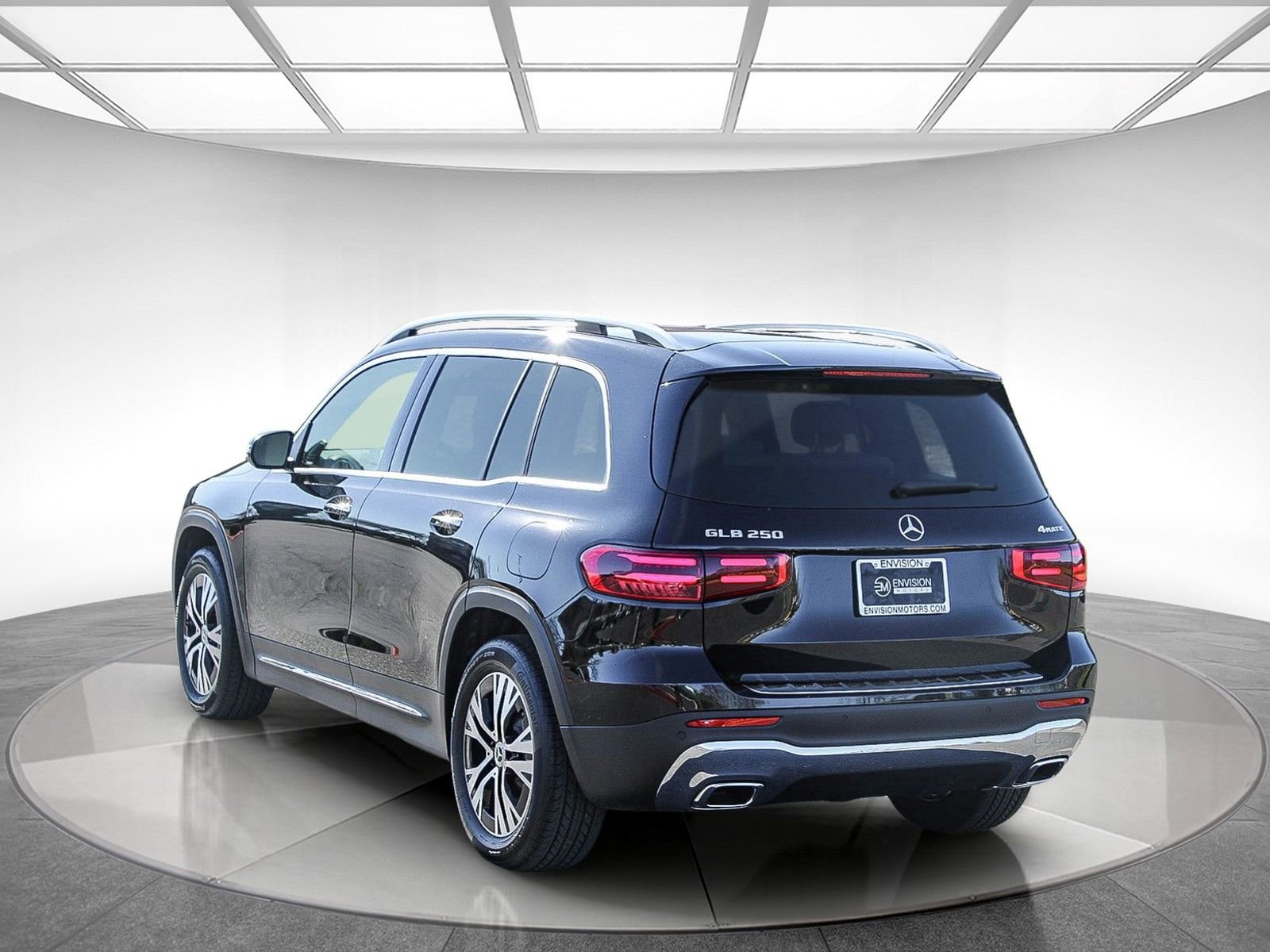 Certified 2026 Mercedes-Benz GLB 250 4MATIC image 2