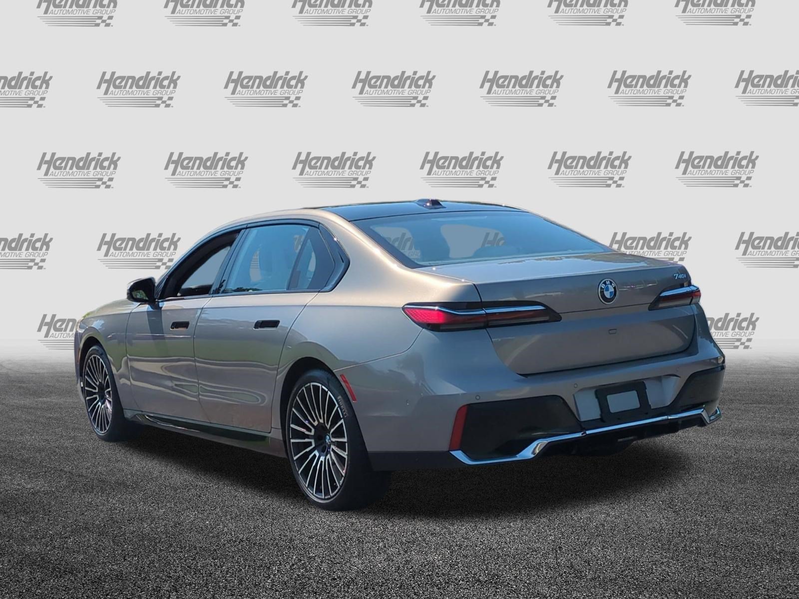 Certified 2025 BMW 740i RWD image 8