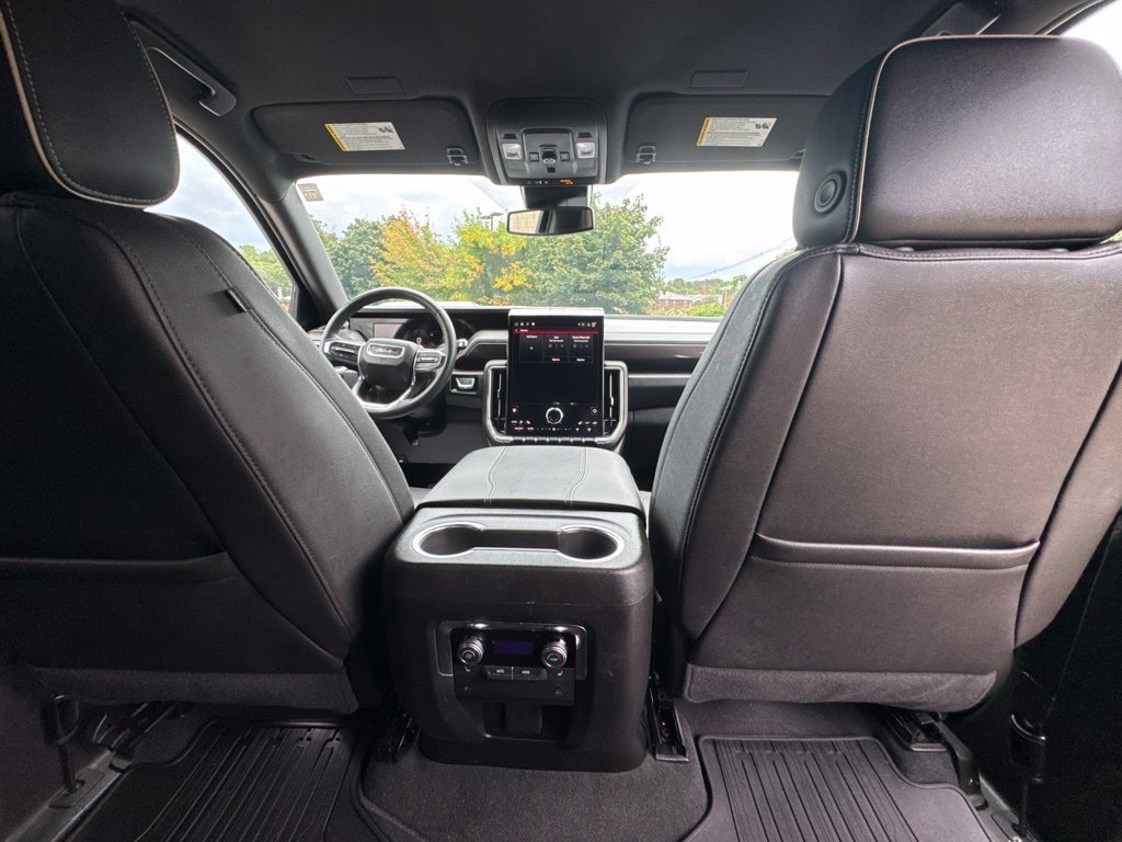 Used 2025 GMC Yukon Elevation AWD/4WD image 23