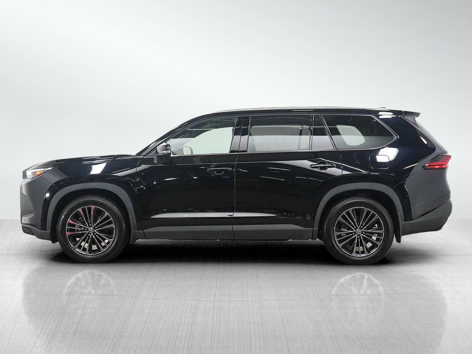 Used 2025 Toyota Grand Highlander AWD Hybrid image 2