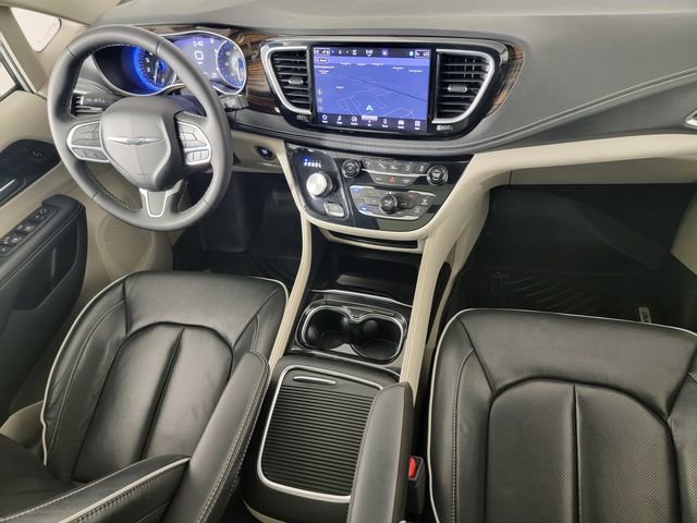 Used 2023 Chrysler Pacifica Limited AWD/4WD image 33