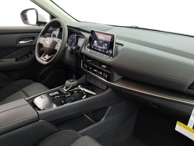 Certified 2026 Nissan Rogue SV FWD image 23