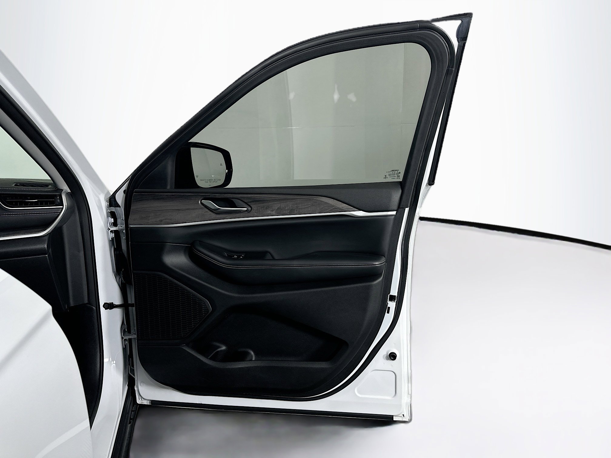 Used 2023 Jeep Grand Cherokee L Limited image 34