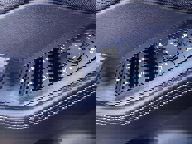 Used 2023 Nissan Rogue SV image 15