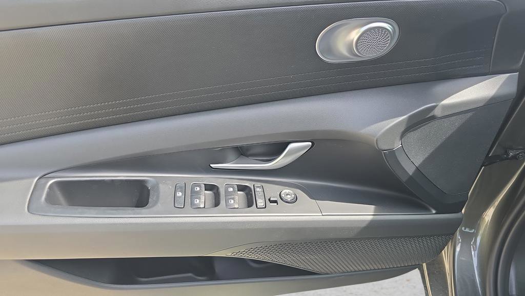 New 2026 Hyundai Elantra SE FWD image 16