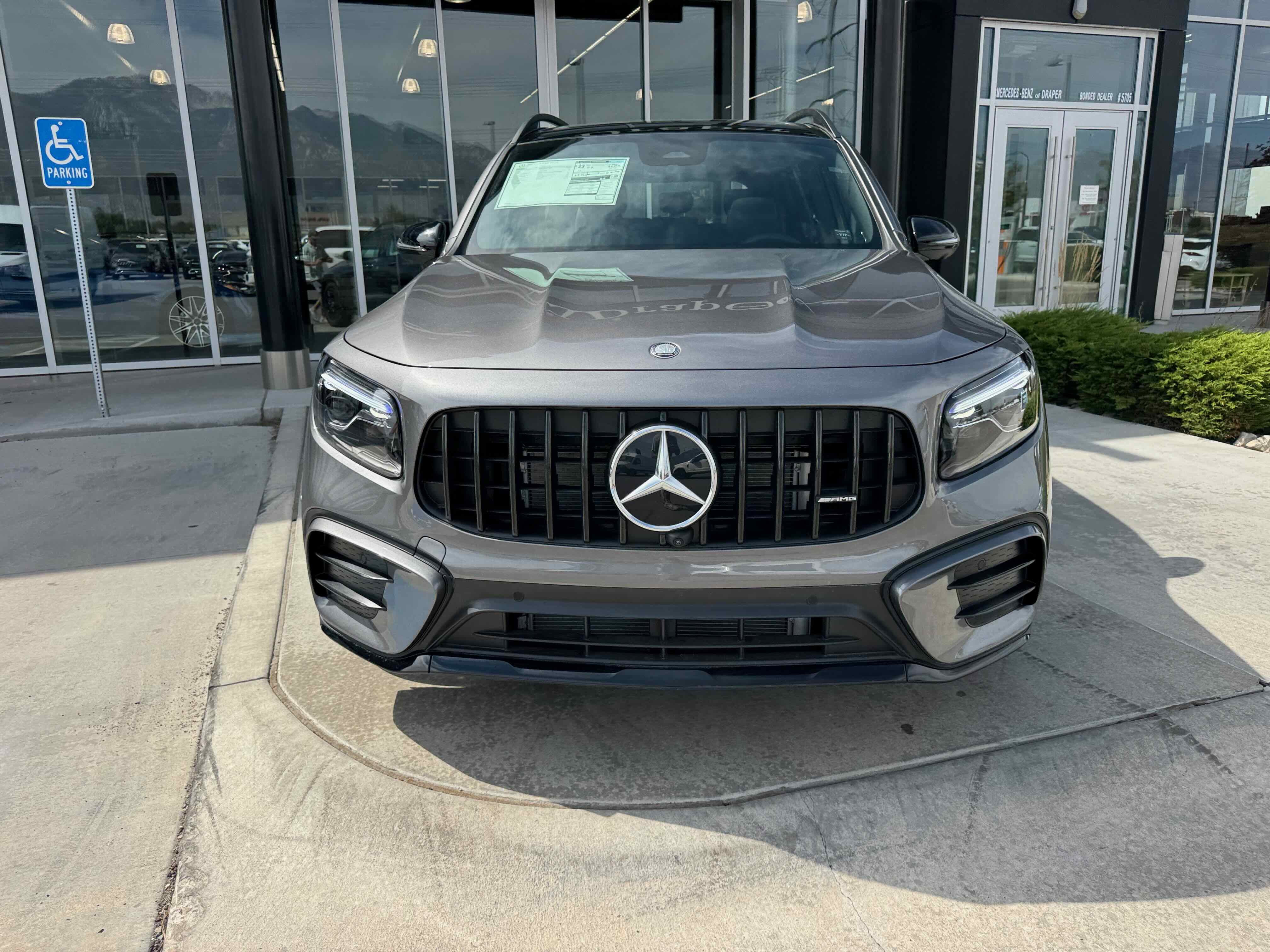 New 2025 Mercedes-Benz GLB 35 AMG 4MATIC image 12