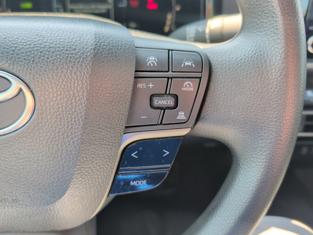 Used 2025 Toyota Camry LE FWD image 14