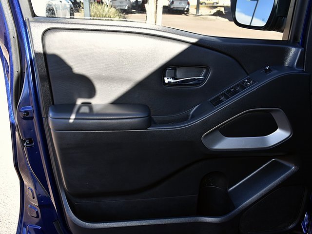 Used 2023 Nissan Frontier SV w/ Technology Package image 19