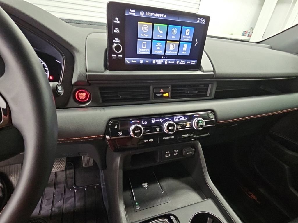 Used 2025 Honda Pilot TrailSport image 12