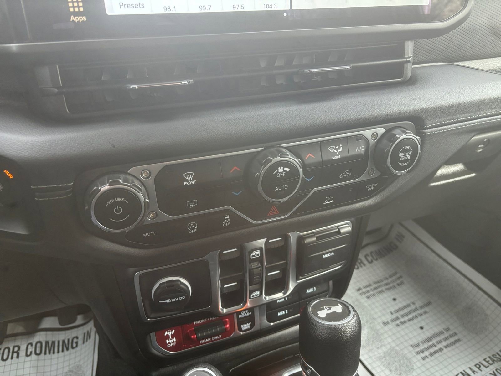 Used 2024 Jeep Wrangler Unlimited Rubicon image 27