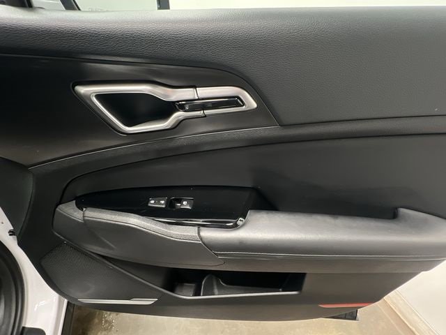 Used 2023 Kia Sportage EX image 23
