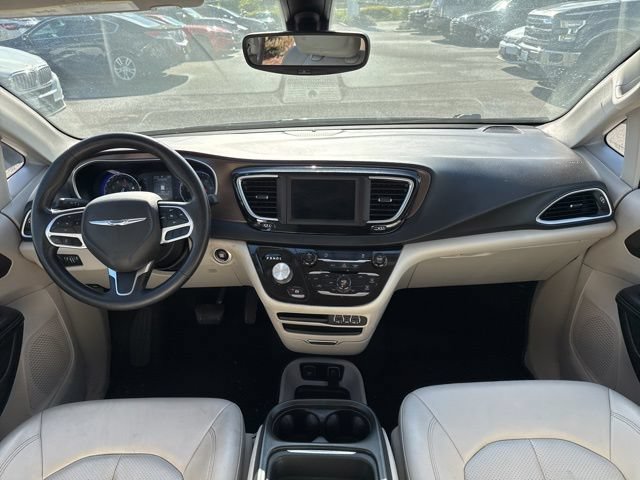 Used 2021 Chrysler Voyager Lxi FWD image 16