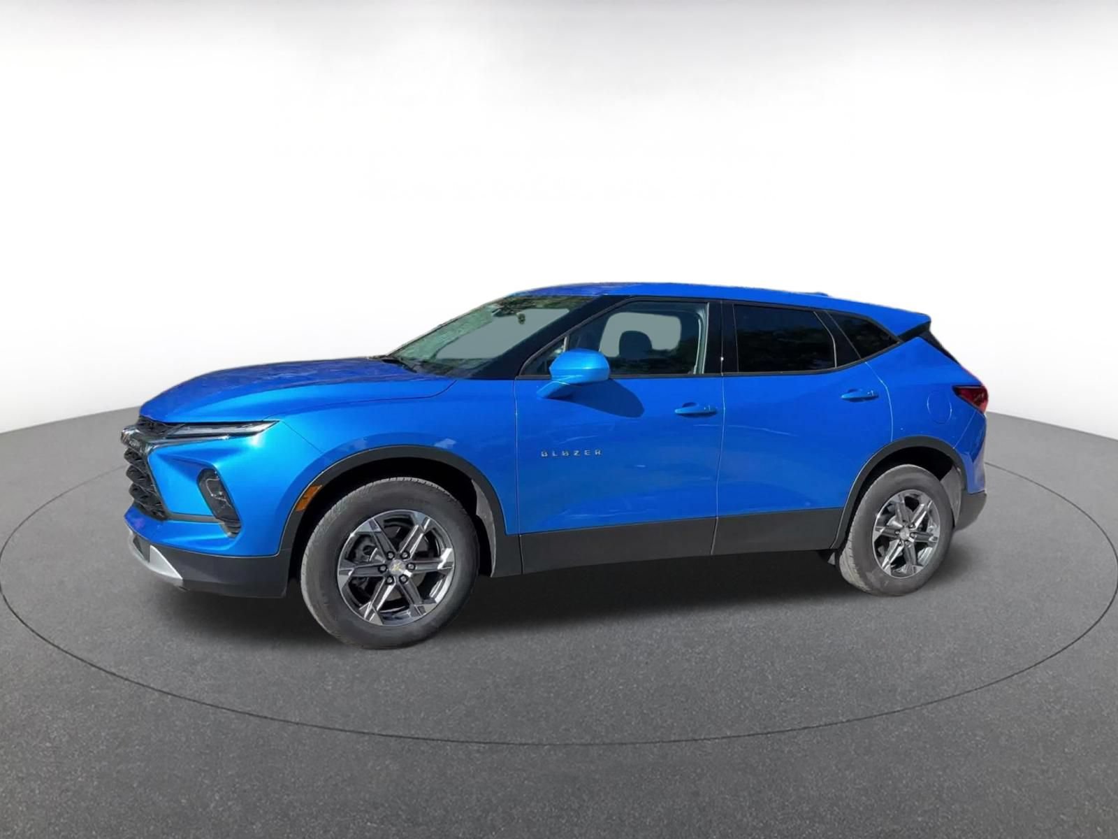 Used 2026 Chevrolet Blazer LT FWD image 7