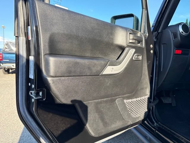 Used 2017 Jeep Wrangler Unlimited Rubicon AWD/4WD image 24