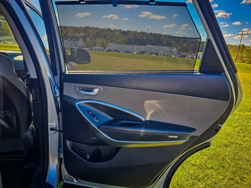 Used 2017 Hyundai Santa Fe SE w/ Cargo Package image 50