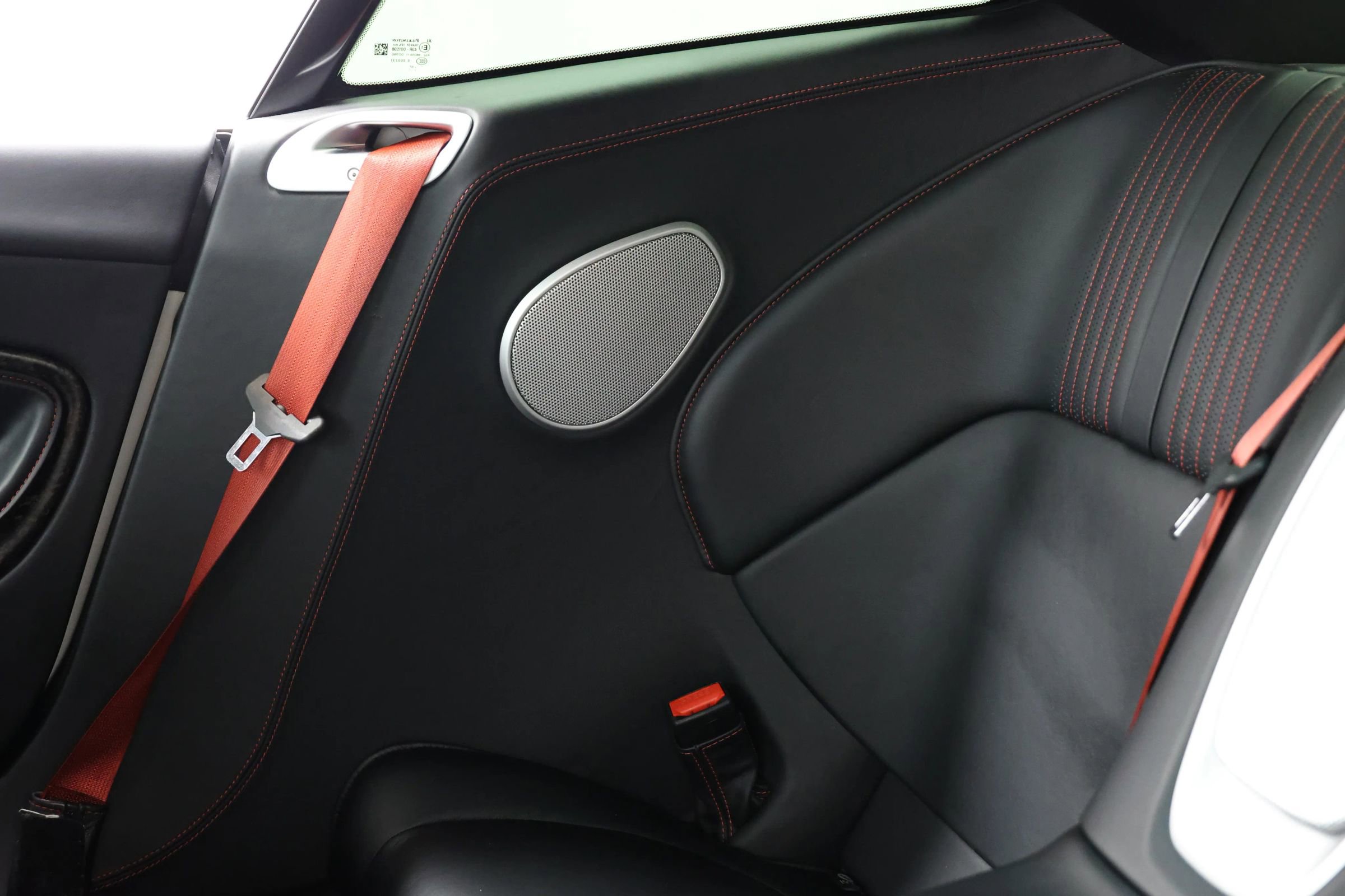 Used 2018 Aston Martin DB11 Coupe image 42