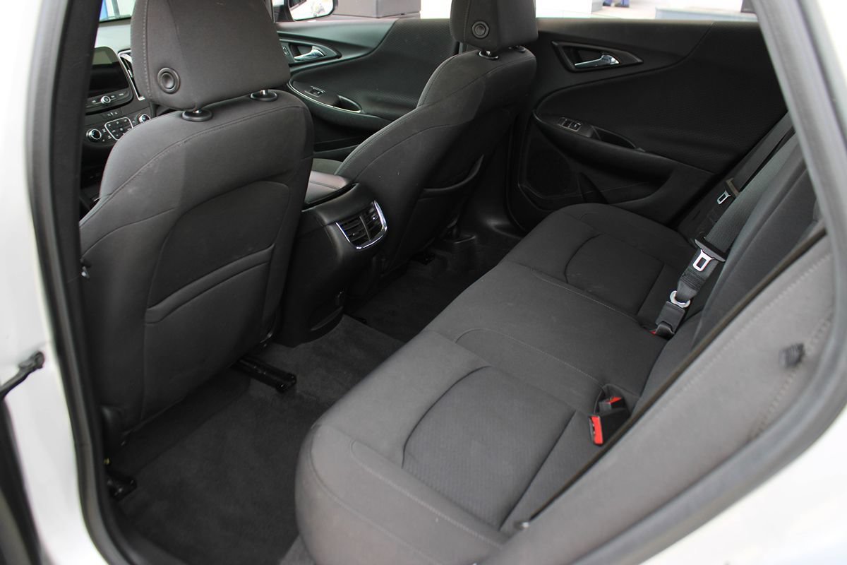 Used 2020 Chevrolet Malibu LT FWD image 16