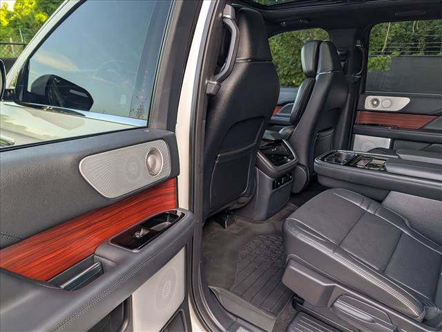 Used 2024 Lincoln Navigator Reserve AWD/4WD image 28