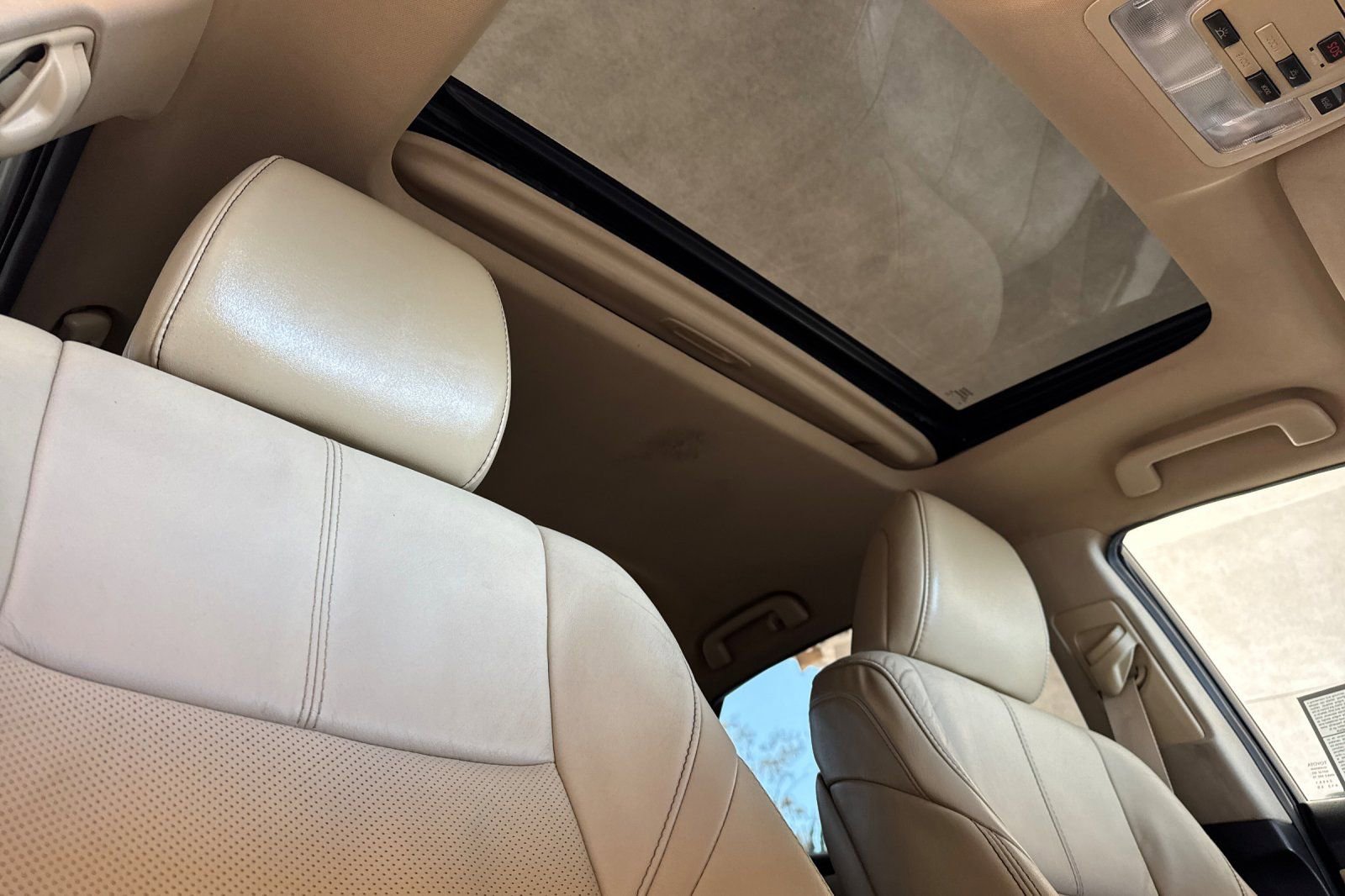 Used 2014 Toyota Avalon Limited FWD image 16