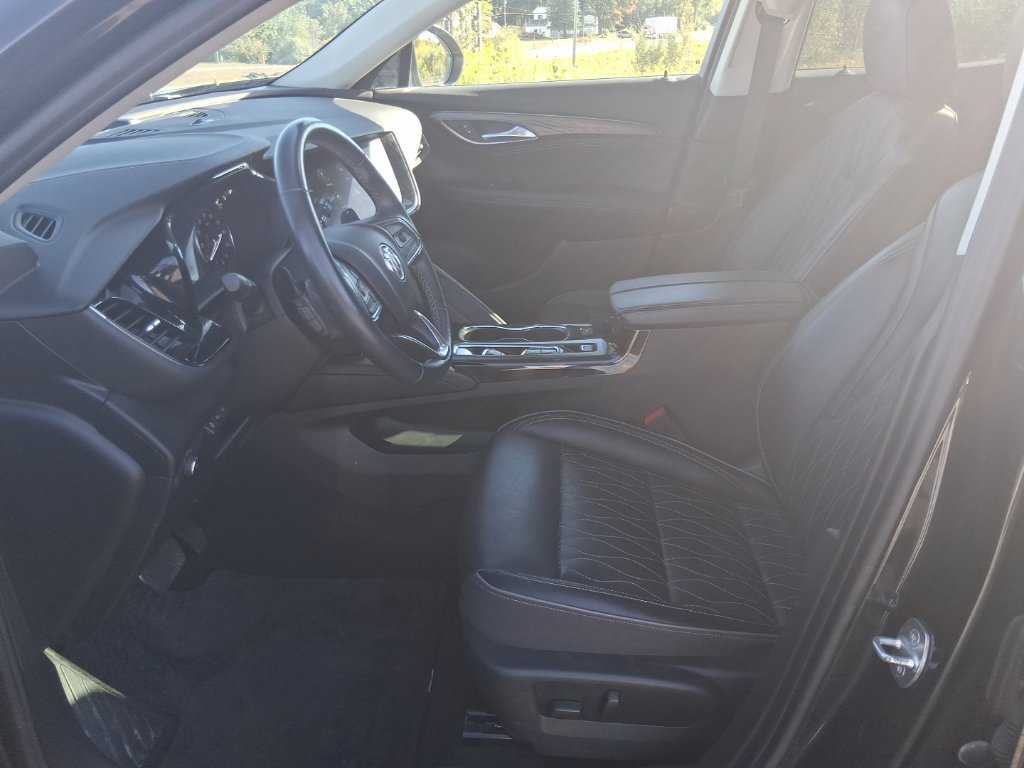 Used 2022 Buick Envision Avenir w/ Safety Package FWD image 29