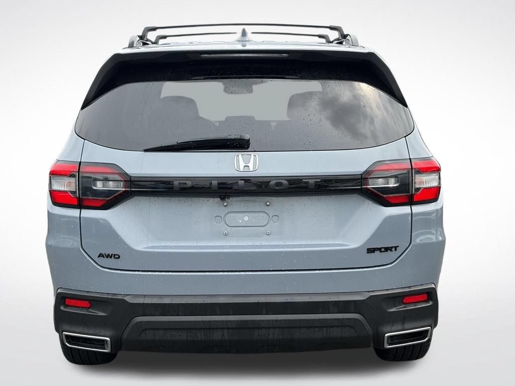Used 2025 Honda Pilot Sport image 8