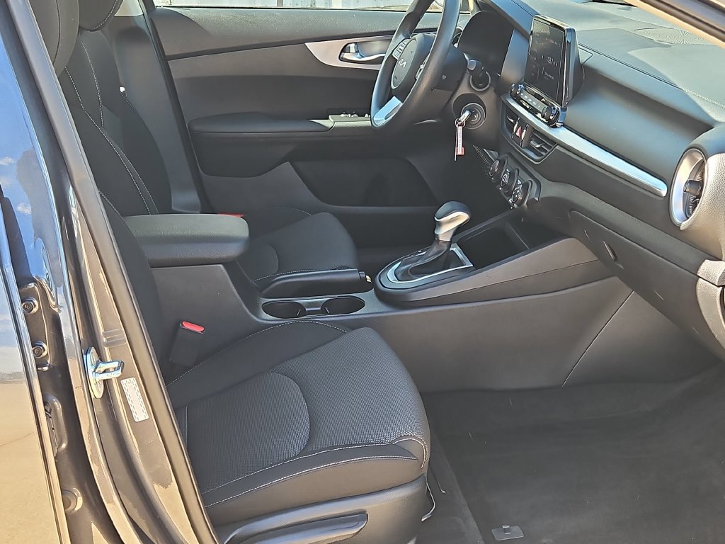 Used 2024 Kia Forte LXS FWD image 28