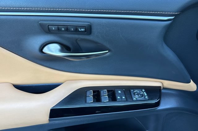 Used 2023 Lexus ES 250 w/ Premium Package AWD/4WD image 11