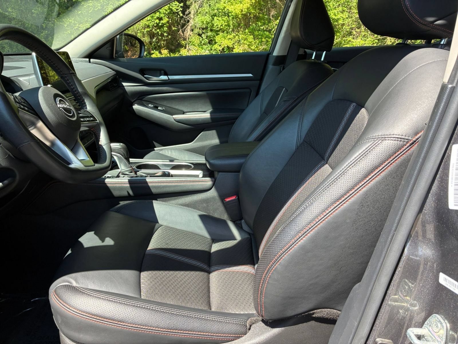 Used 2025 Nissan Altima 2.5 SR FWD image 29