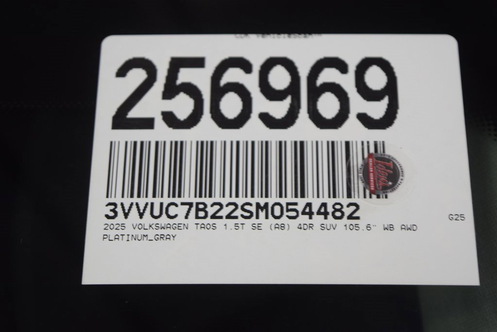 New 2025 Volkswagen Taos SE image 16