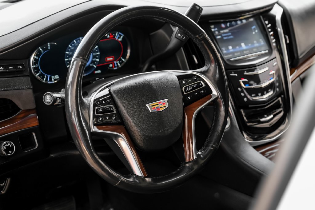 Used 2019 Cadillac Escalade ESV Premium Luxury RWD image 13