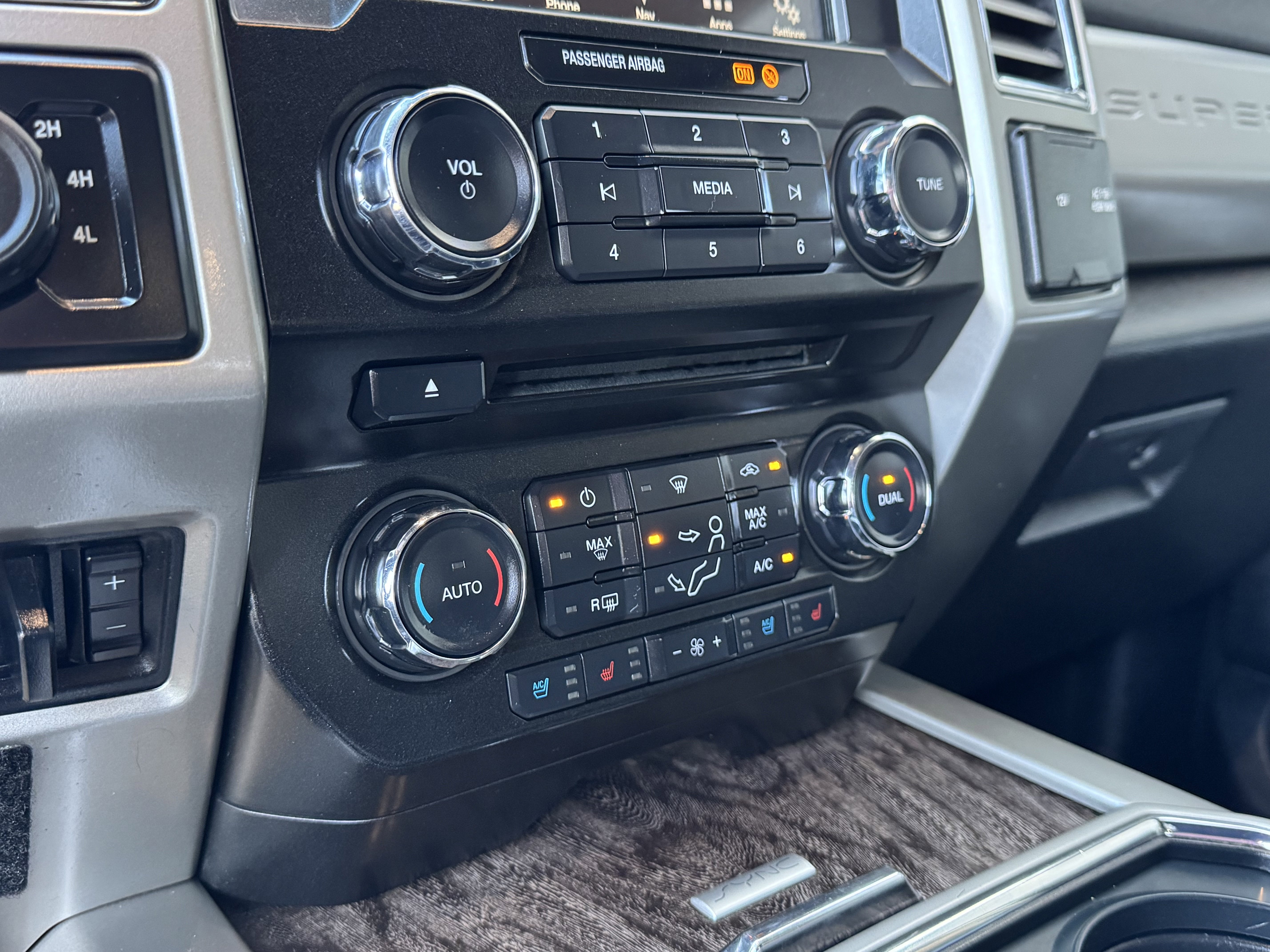 Used 2017 Ford F350 Lariat w/ Lariat Value Package image 27