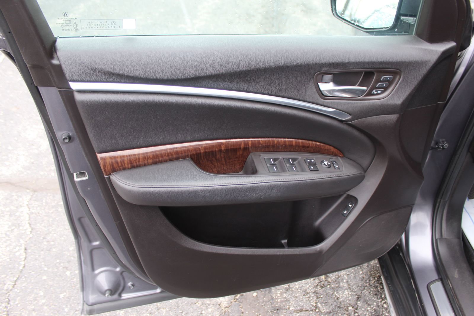 Used 2017 Acura MDX SH-AWD image 19