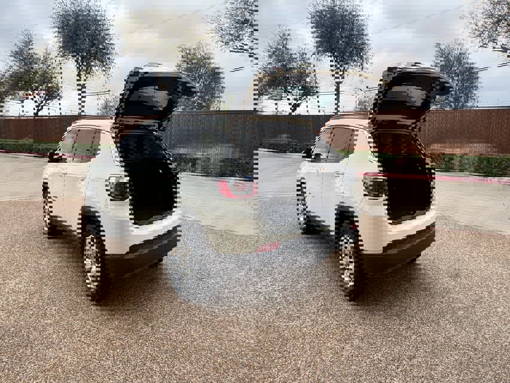 Used 2019 Jeep Compass Latitude w/ Popular Equipment Group image 14