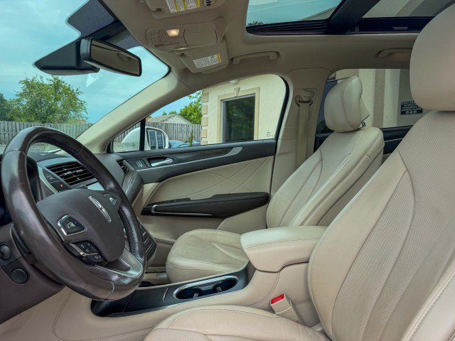 Used 2019 Lincoln MKC Reserve w/ MKC Technology Package FWD image 5