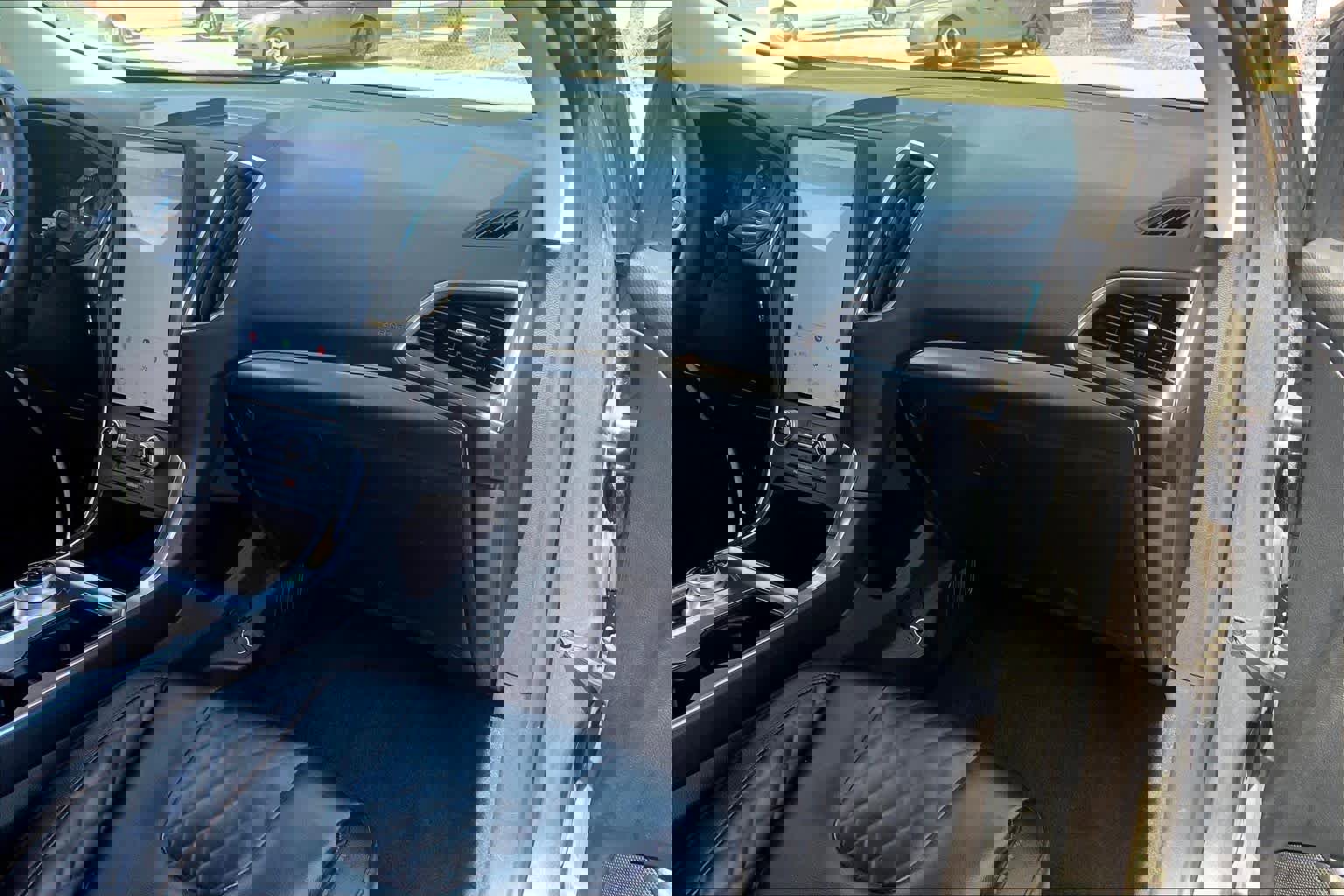 Used 2024 Ford Edge Titanium image 19