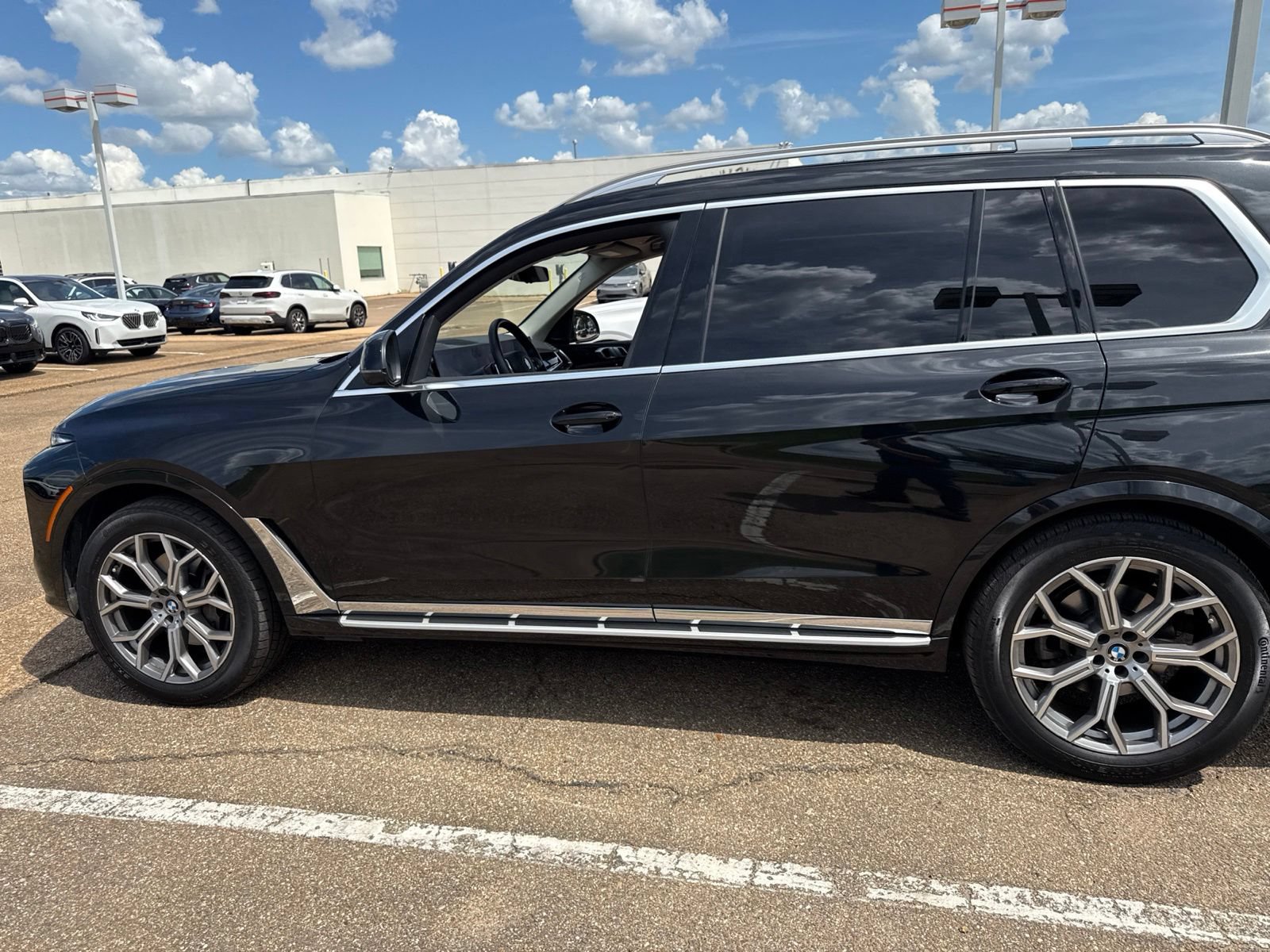 Certified 2024 BMW X7 xDrive40i w/ Executive Package AWD/4WD image 8