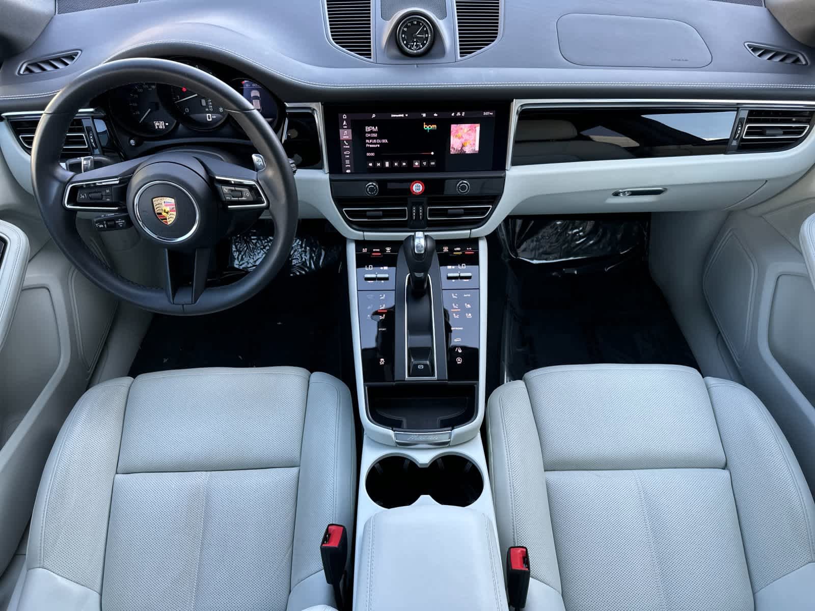 Certified 2025 Porsche Macan AWD/4WD image 6