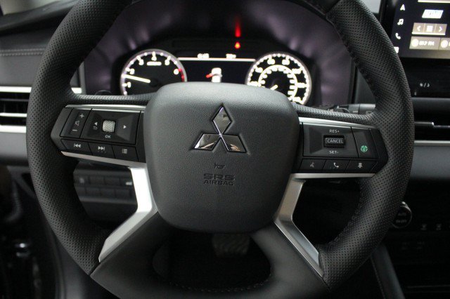 New 2026 Mitsubishi Outlander SE FWD image 8