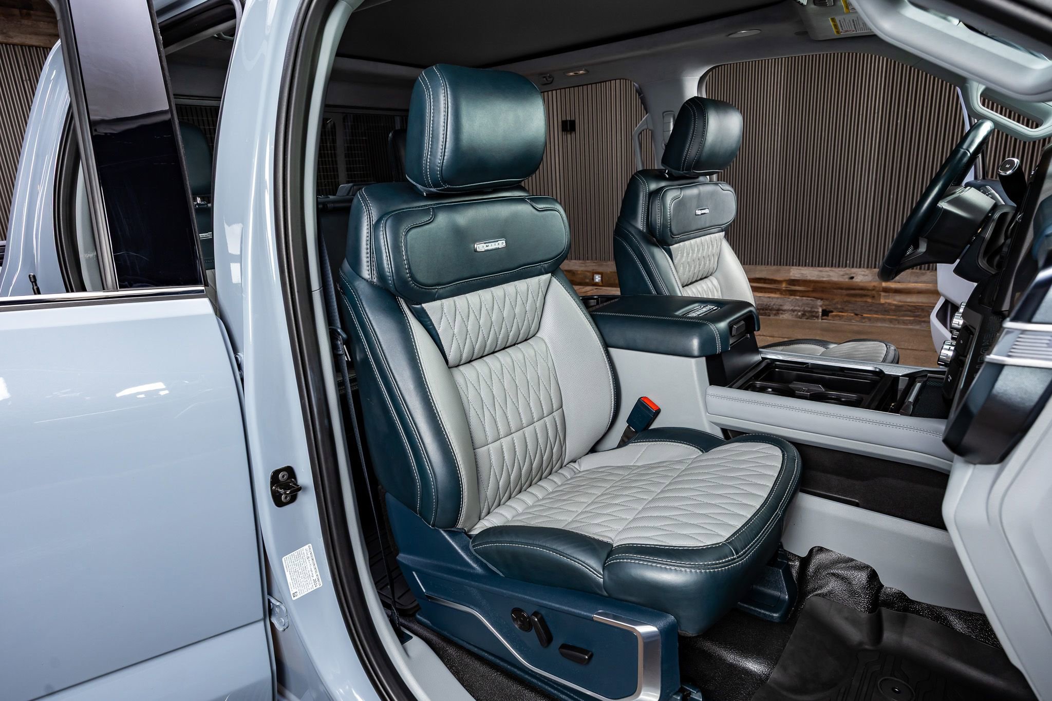 Used 2024 Ford F250 Limited w/ FX4 Off-Road Package image 31