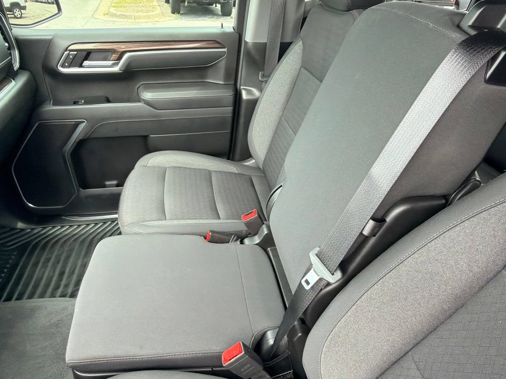 Used 2025 Chevrolet Silverado 1500 LT AWD/4WD image 35
