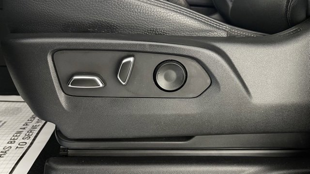 Used 2022 GMC Yukon XL Denali image 36