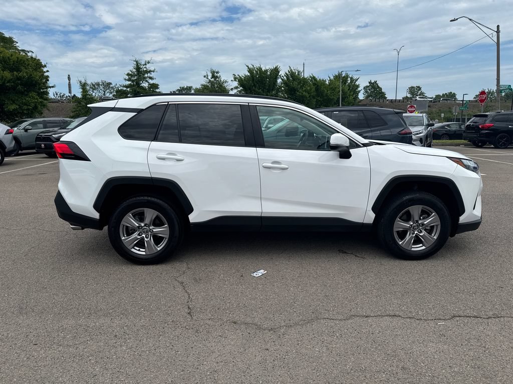 Used 2025 Toyota RAV4 XLE AWD/4WD image 9