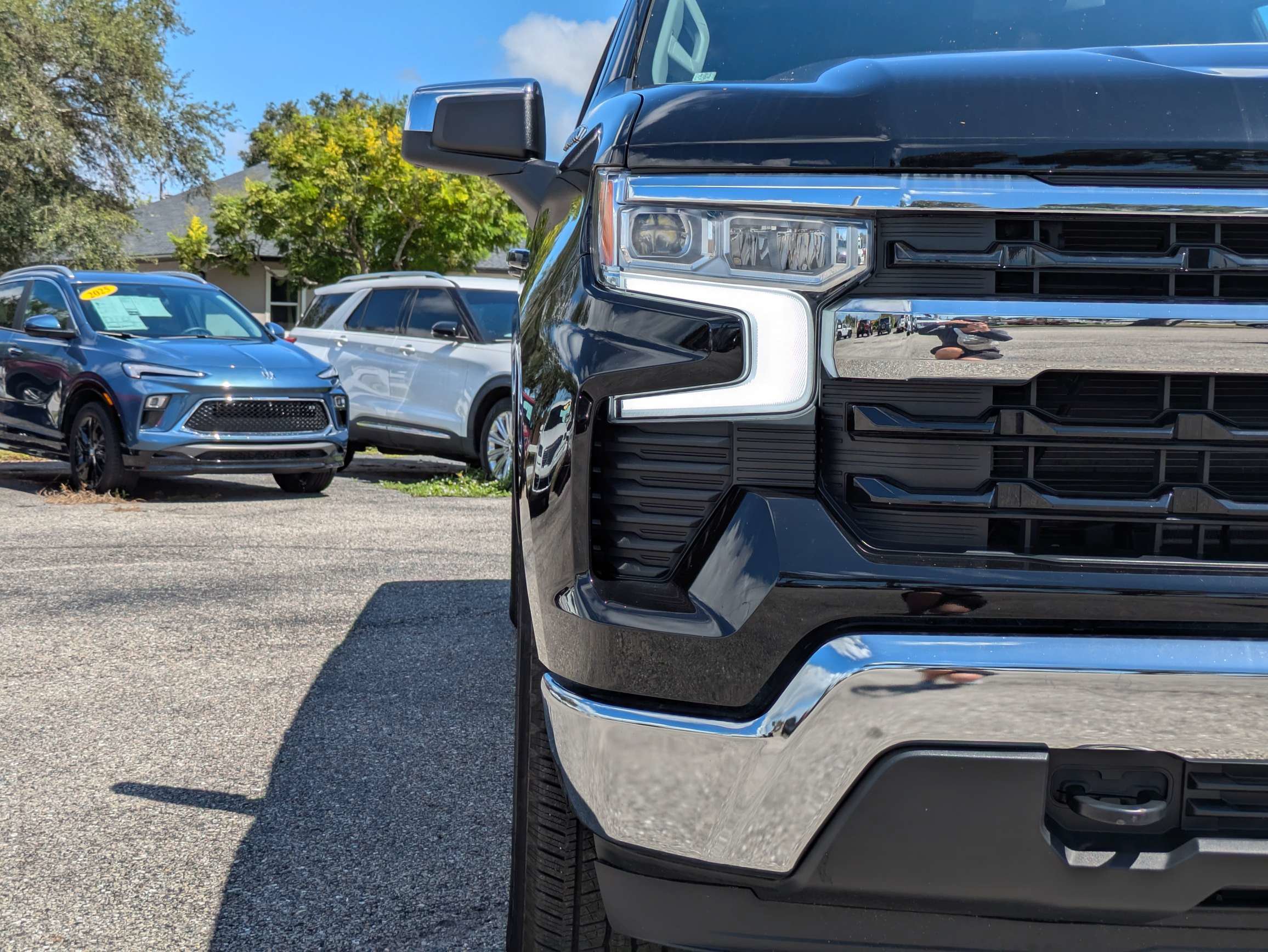 Used 2023 Chevrolet Silverado 1500 LT AWD/4WD image 10